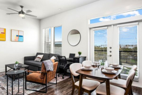 Luxurious New Unit 1Bd1Ba Pool, Golf Sim